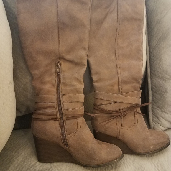 Size 8.5 Rampage "Lucy" boots - Picture 3 of 5